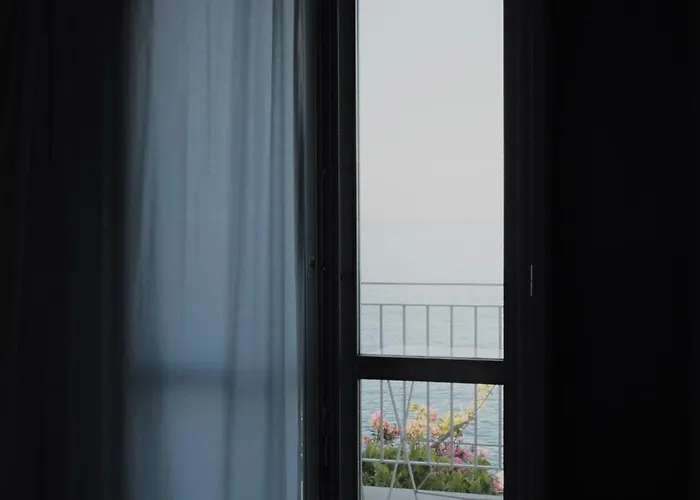 Lela's 3* Kardhamili